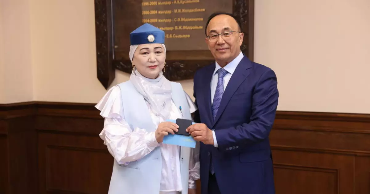   Ғылымның дамуына еңбек сіңірген ғалым марапатталды   