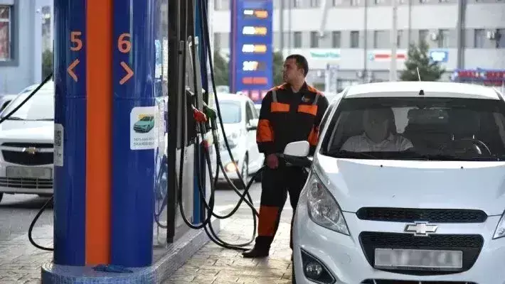 В Узбекистане запустили топливные карты для безналичной оплаты на АЗС