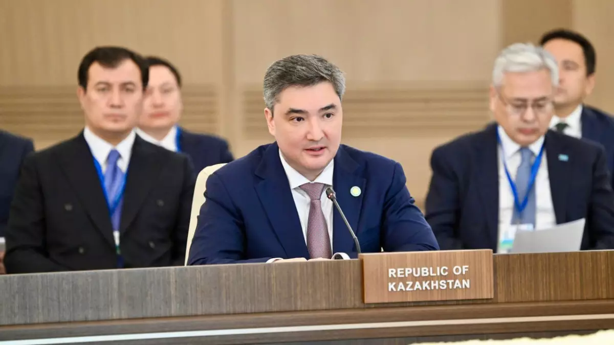 Түркі әлемінің жаңа белесі: Бектенов Бакуде стратегиялық келісімдер жасады