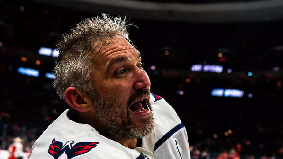 Овечкин оформил дубль и стал лучшим снайпером в истории хоккея