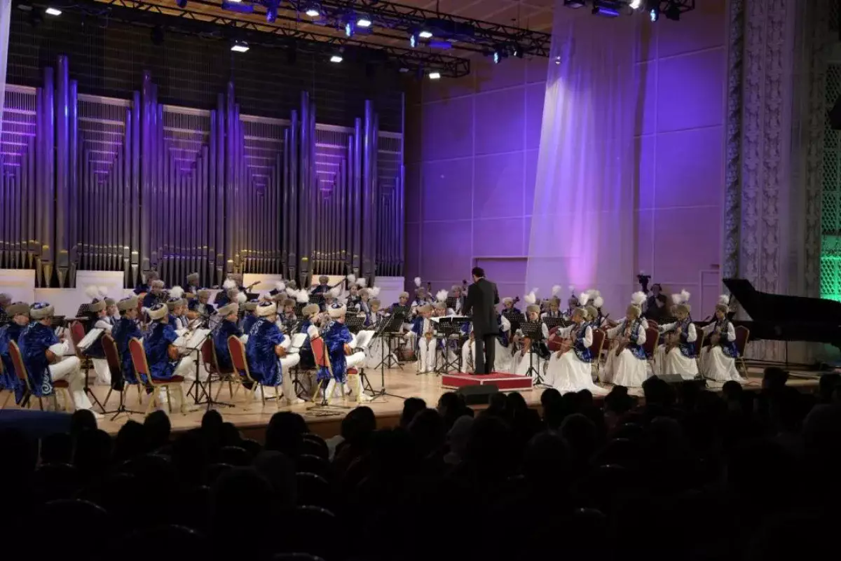 Атадан мұра: Алматыда Нұрғиса Тілендиевті еске алу кеші өтті