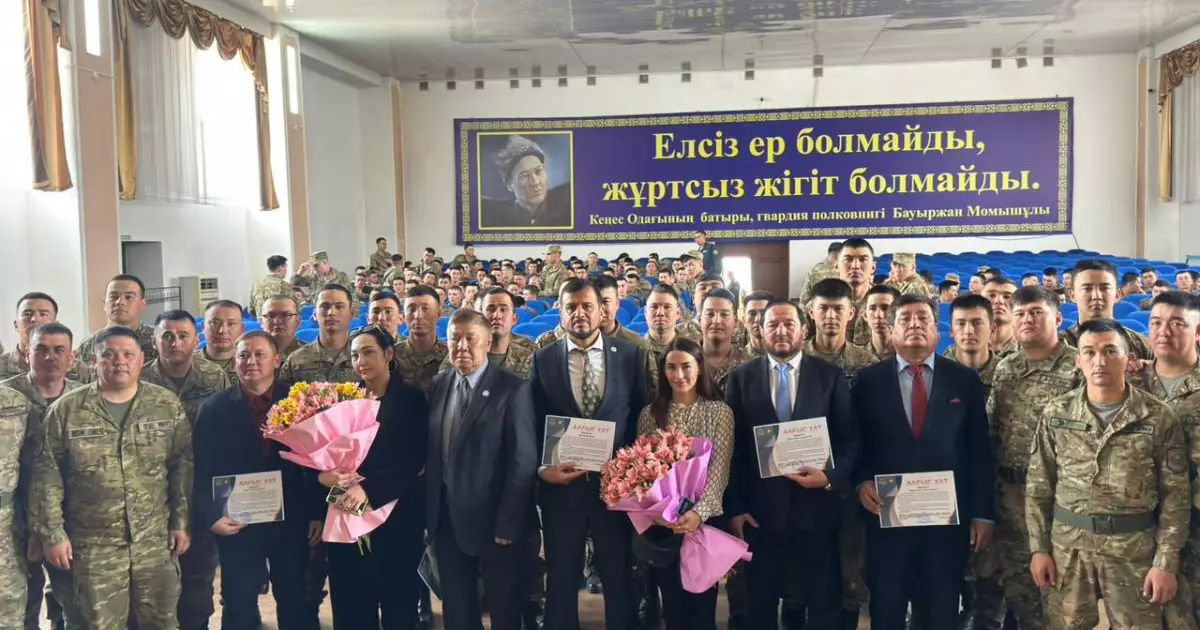  Дзюдошы Әбиба Әбужақынова Ұлттық ұлан сарбаздарымен кездесті 