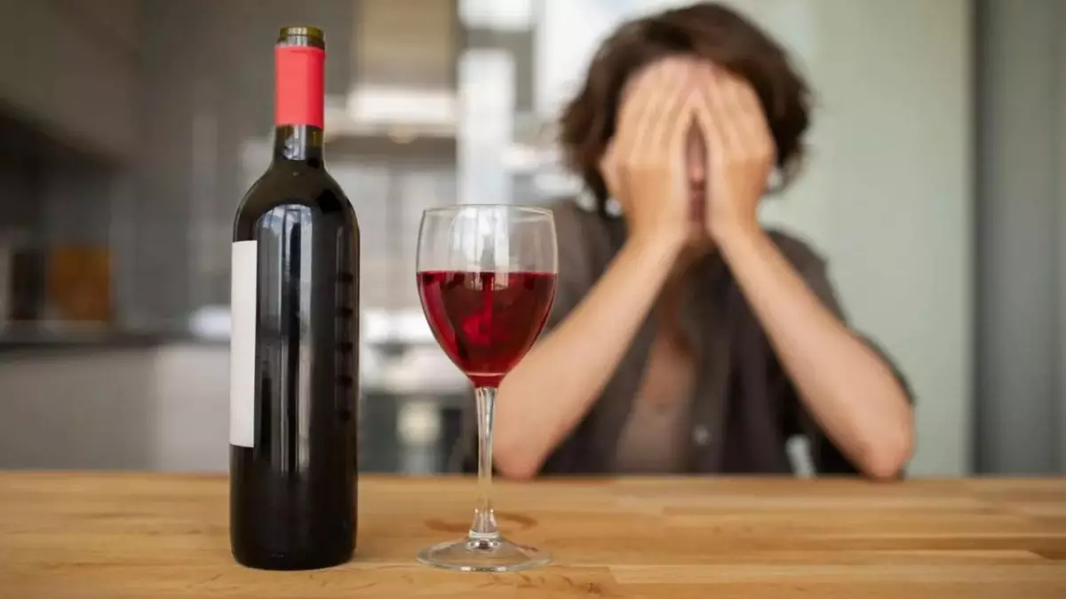 СДВГ мен өзіне сенімсіздік жастарды алкогольге итермелейді - аддиктолог