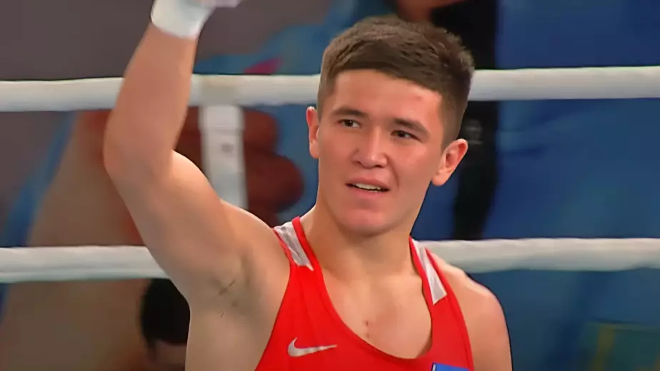 Дебют Торехана Сабырхана, старт Махмуда. Расписание и прямая трансляция пятого дня ЧА-2026 по боксу