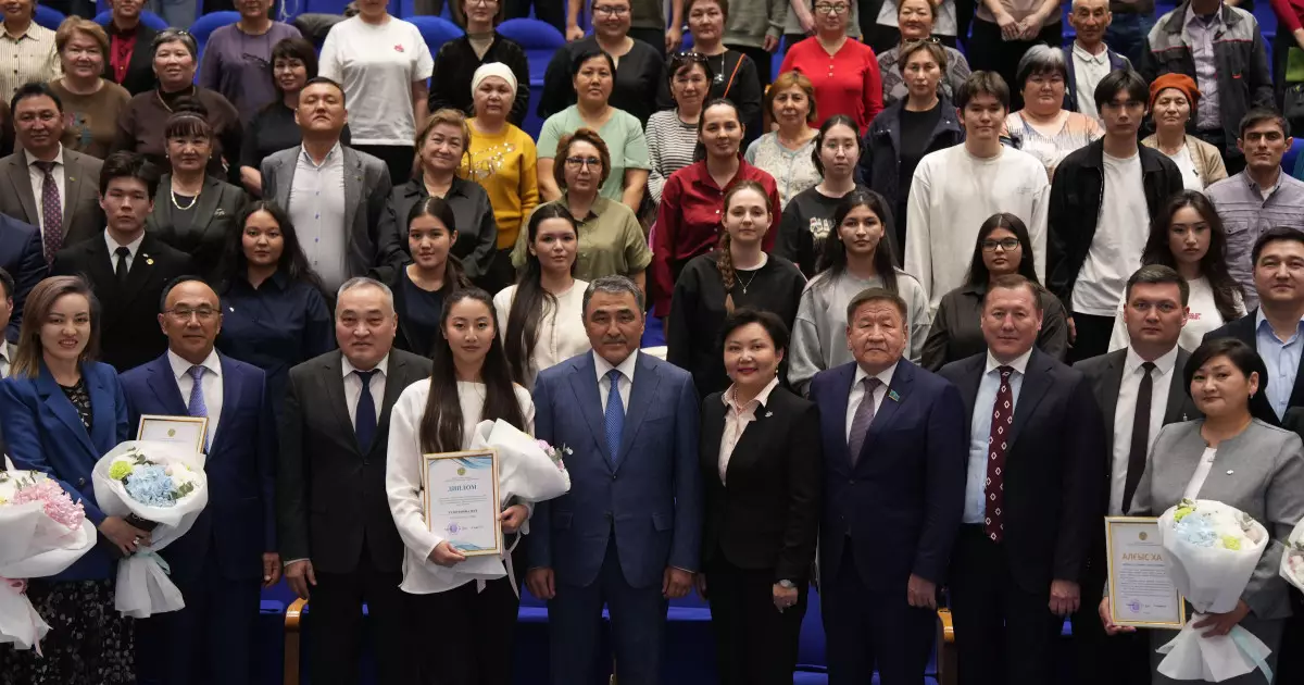   Қазақстан студенттері «Суды үнемде - болашақты сақта!» экологиялық сағатына қатысты   