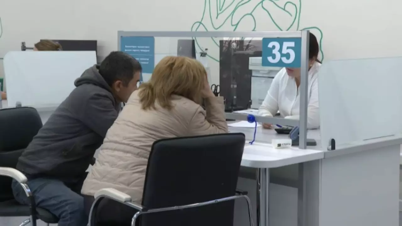 16 тысяч казахстанцев исключили из очереди на жилье