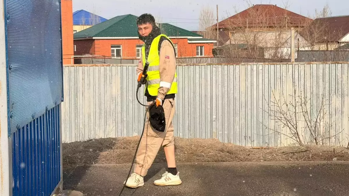 «Аялдама жуып жүр».Ескірткіге қатысты айып тағылған Qarakesek-тің өмірі қалай өзгерді