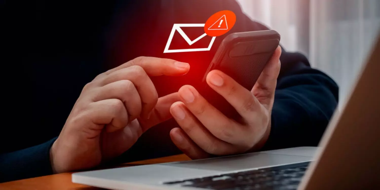 «Дәрігермін» деп алдайды: Денсаулық сақтау министрлігі қазақстандықтарға ескерту жасады