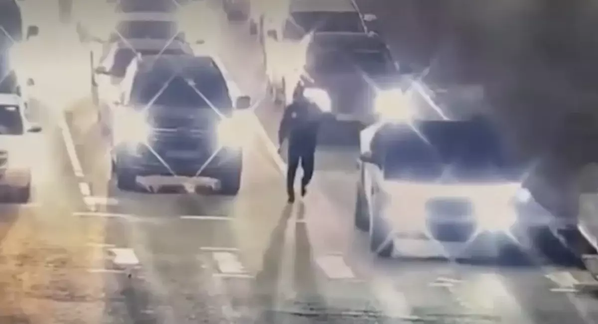 14-летний подросток за рулём Tesla устроил погоню в Астане: видео