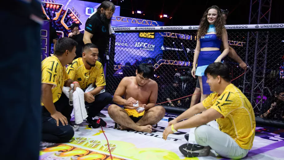 Одилхон Камолов победил казахстанца на турнире OCTAGON 85