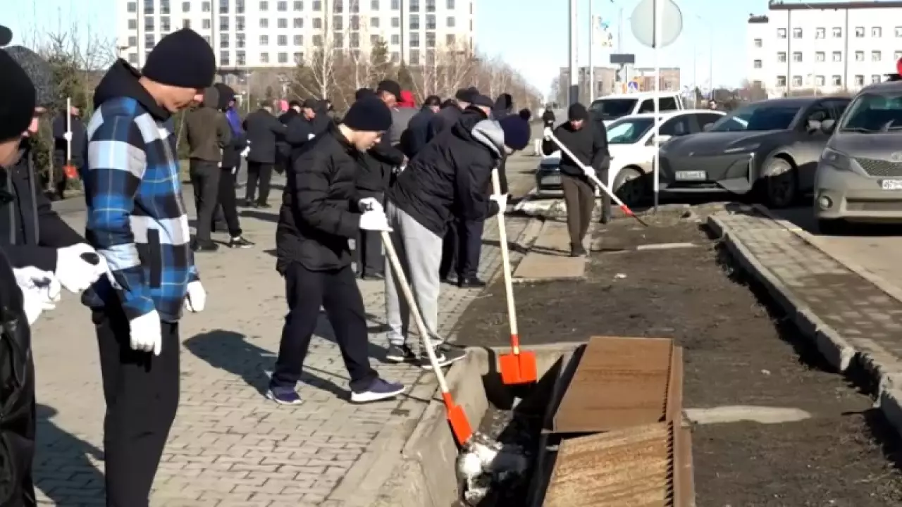 Санитарно-экологический месячник стартовал в Уральске