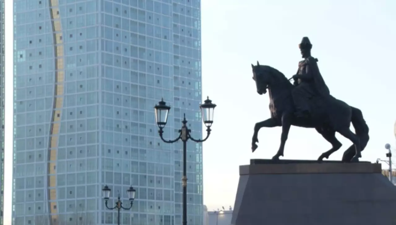 Принятая Конституция задает новый вектор развития страны