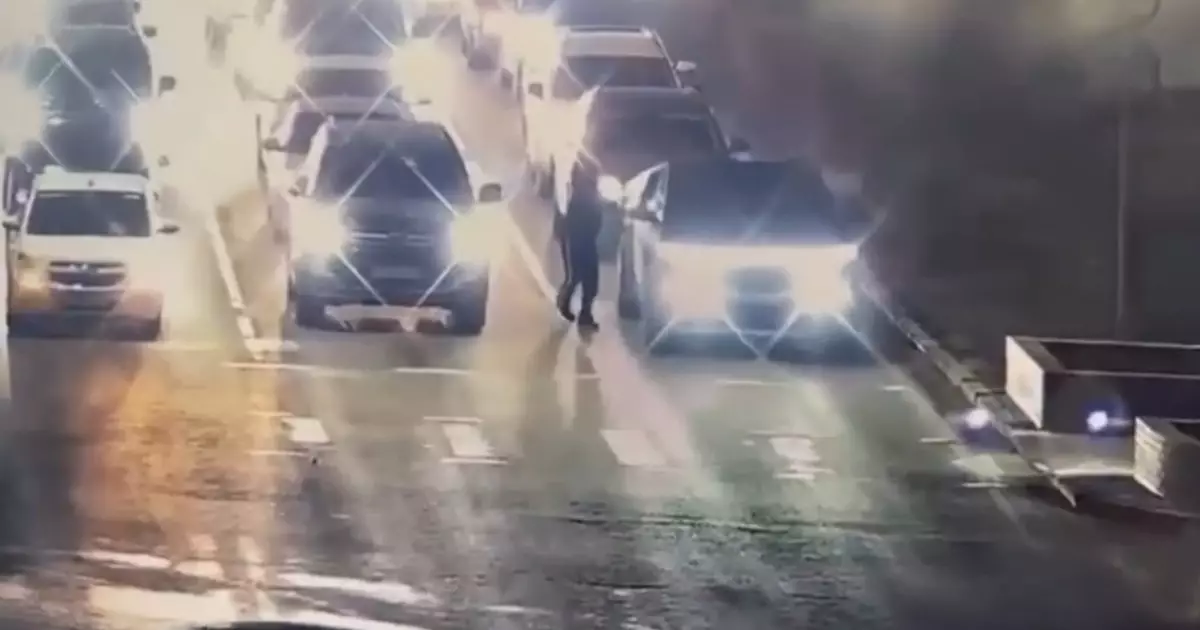  Астанада Tesla көлігіне мініп қашпақ болған 14 жастағы жасөспірімді полиция ұстады 