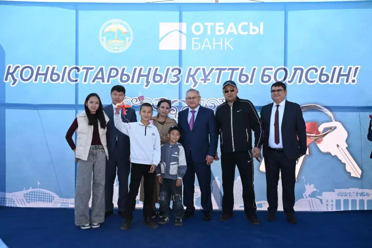 Жетісу облысында кезектегі азаматтарға тұрғын үйлердің кілттері берілді