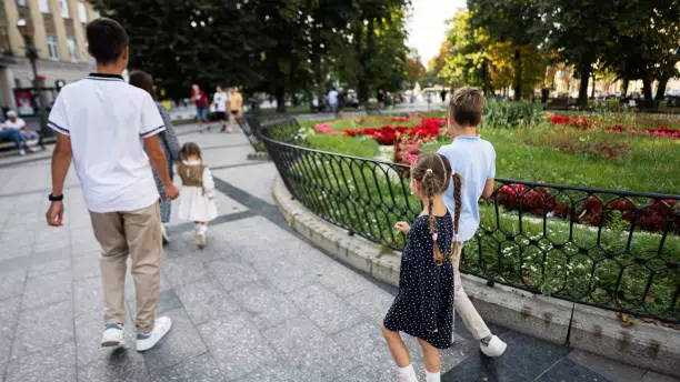 Почему многодетные семьи чаще оказываются за чертой бедности