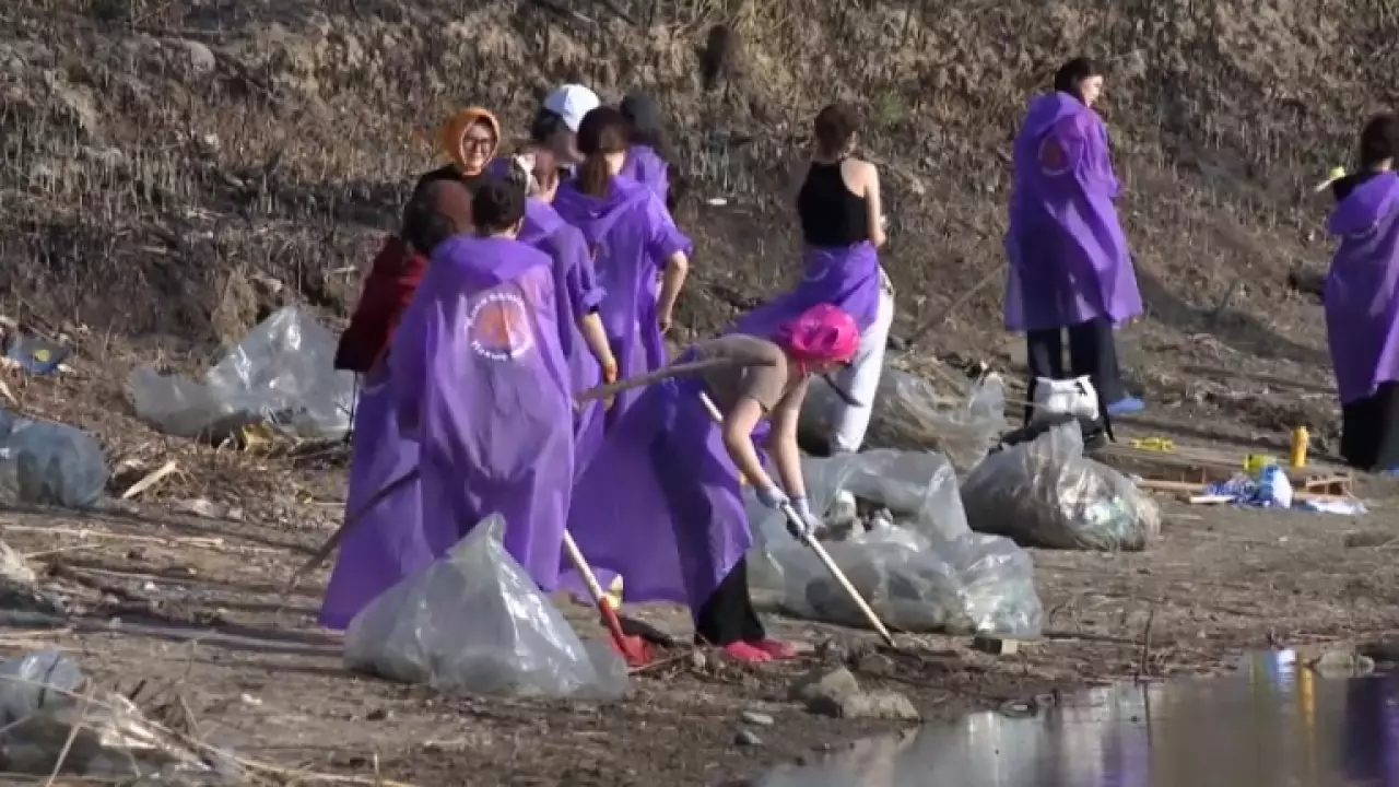 Молодежные активисты поддержали акцию «Мөлдір бұлақ»