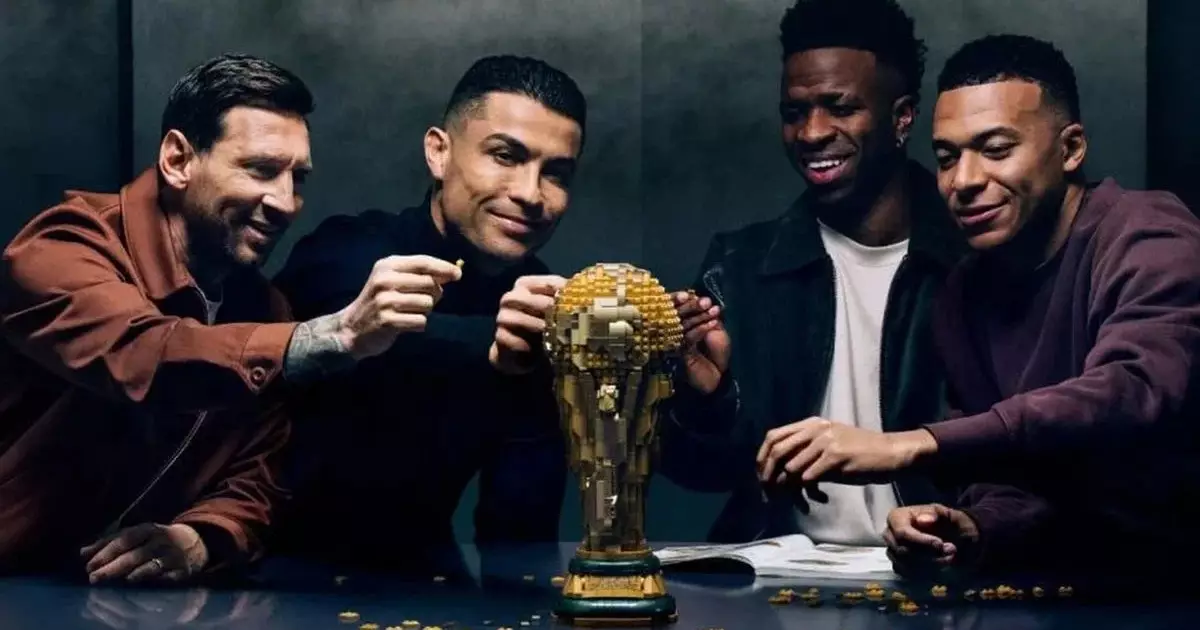  Месси мен Роналду `бірге ойнады`: Әлемдік футбол жұлдыздары жанкүйерлерді таңғалдырды (ВИДЕО) 