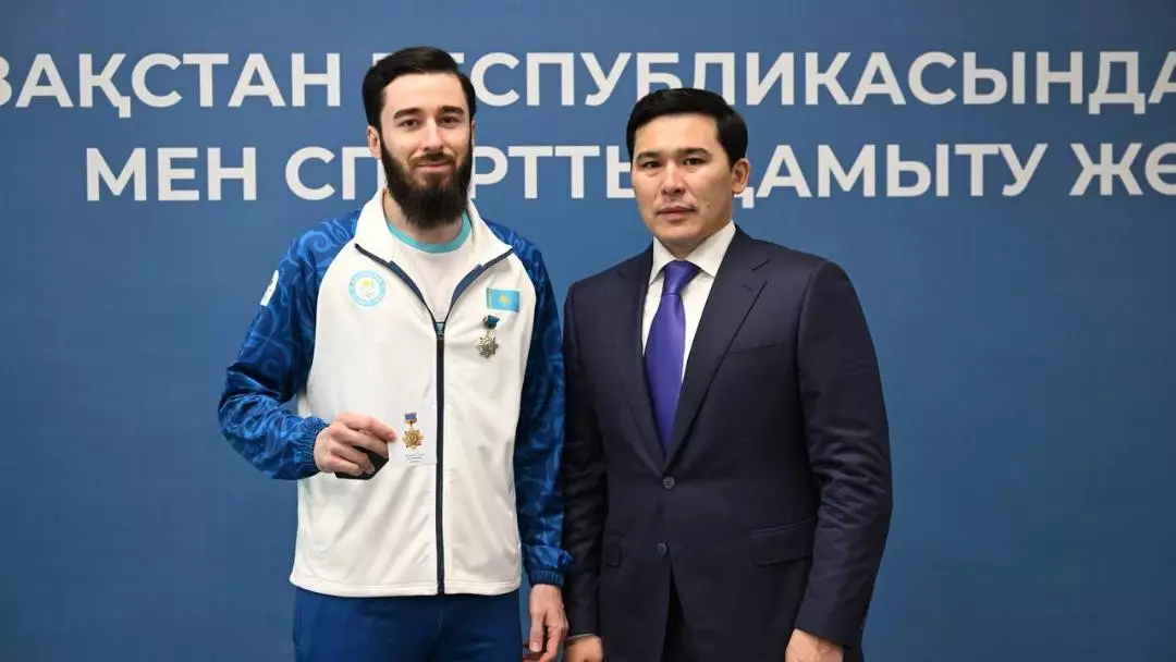 Қысқы Олимпиада және Паралимпиадада үздік ондыққа енген спортшылар марапатталды