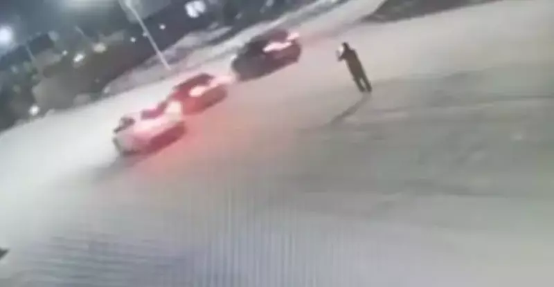 Подросток и мужчина устроили опасные гонки на улице в Астане