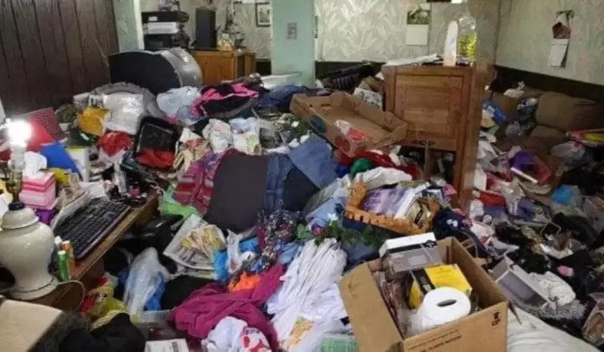 Әйел маркетплейстен тапсырыс берген заттардың астында тұншығып көз жұмды