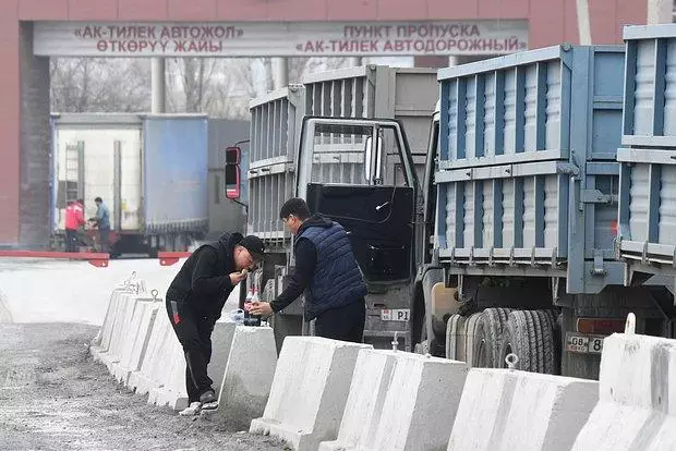Азербайджан и Казахстан решили подписать соглашение о транспортном коридоре в обход России.