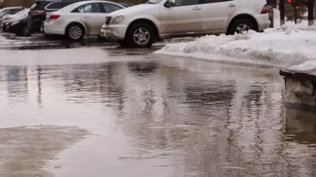 Синоптики предупреждают о неблагоприятной погоде по всей стране