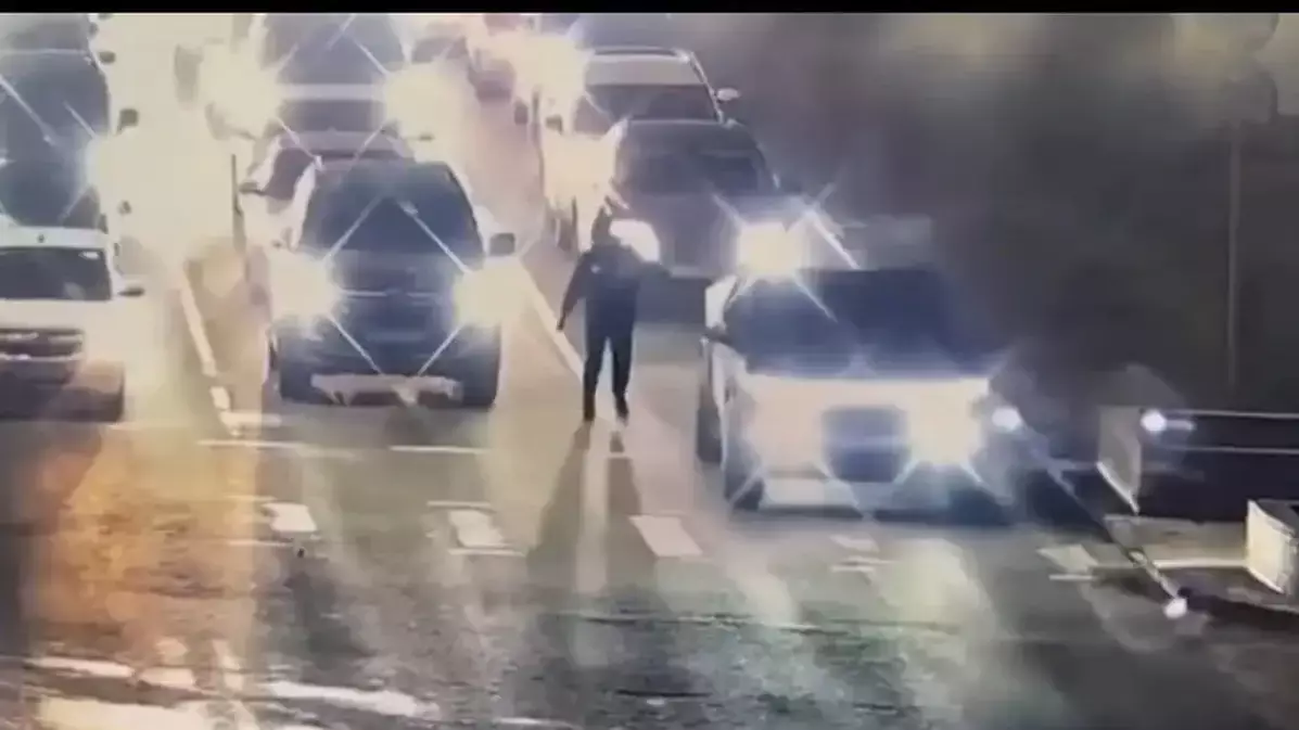 Астанада 14 жастағы жасөспірім Tesla тізгіндеп, полициядан қашпақ болған