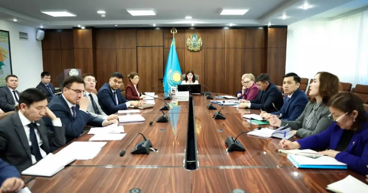   Оқушылардың білім сапасы мен «Адал азамат» тәрбие бағдарламасының іске асырылу барысы талқыланды   