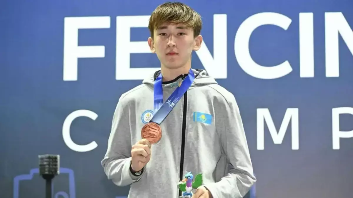 Қазақстандық семсерлесу шебері әлем чемпионатында тарихи медаль жеңіп алды