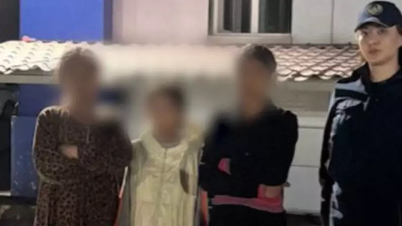 Алматыда саябақта тұрғындарға тап берген жасөспірім қыздар ұсталды