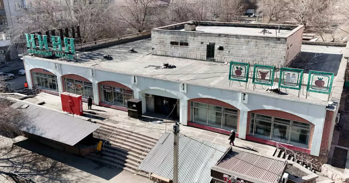 Абай облысының әкімі Семейдегі сауда үйлерінің жай-күйін тексерді 