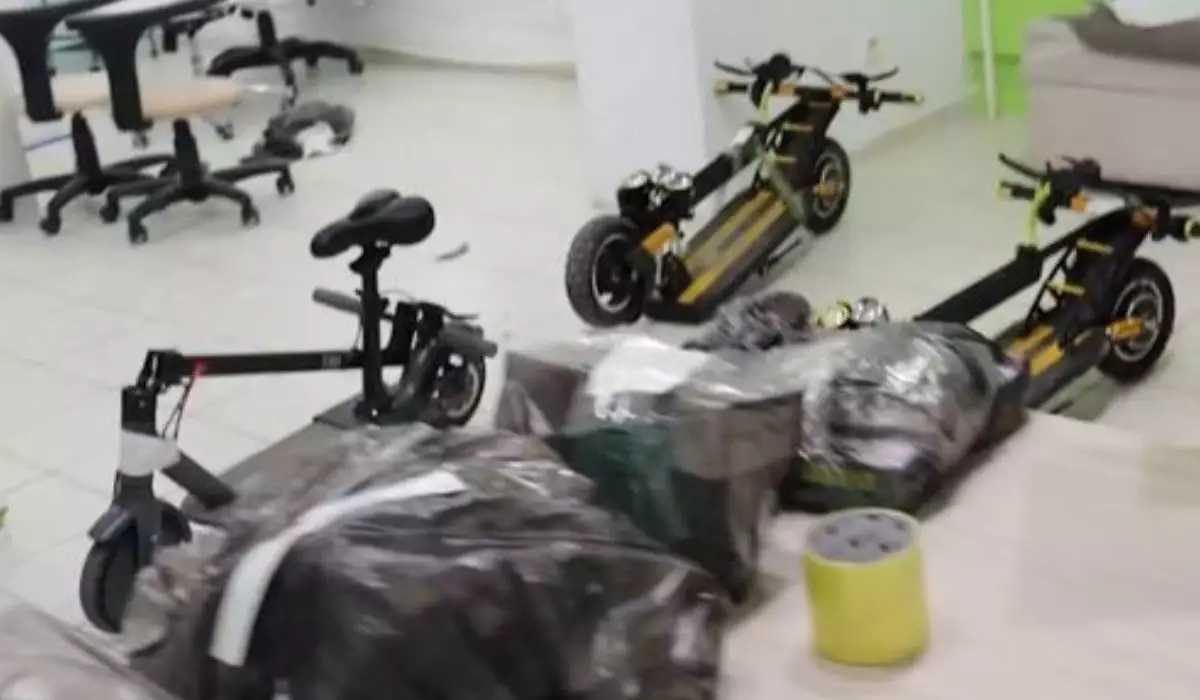 "Тәулігіне 690 долларға дейін табыс уәде етілген": Ақтөбеде "самокат жалға беру" атын жамылған пирамида әшкереленді