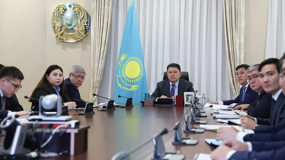 Қанат Бозымбаев: 2027 жылға қарай өңірлер ТКШ саласындағы «қызыл аймақты» толық жоюы тиіс