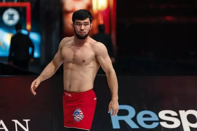 Қазақстандық файтер UFC ұйымымен келісімшартқа қол қойып, тарихи жекпе-жек өткізбек