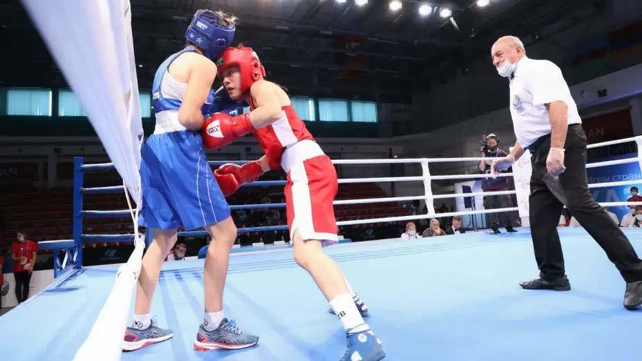 Узбекистан понес четвертую потерю на ЧА-2026 по боксу после боя с олимпийской чемпионкой 