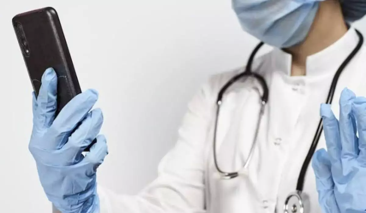 SMS-код сұраған "дәрігерлерге" сенбеңіз: Денсаулық сақтау министрлігі ескерту жасады