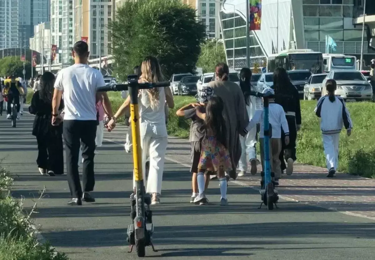 Камеры начнут штрафовать самокатчиков в Астане