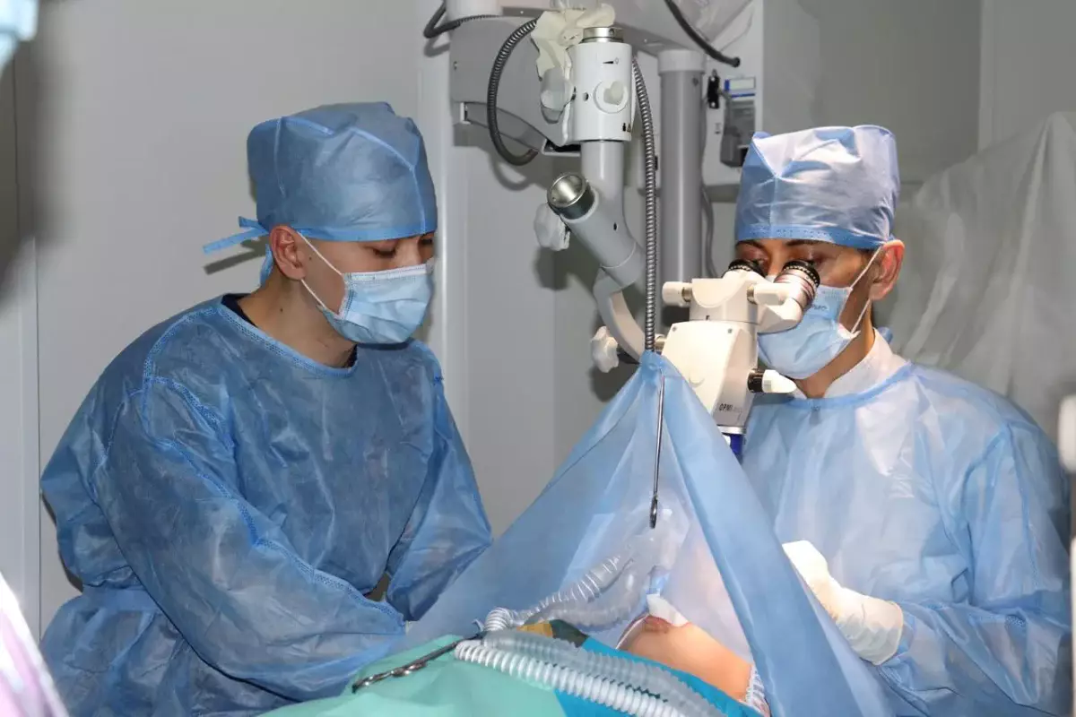 700-ден астам науқас және 180 ота: Алматыда балалардың көру қабілеті қалай қалпына келтірілуде?