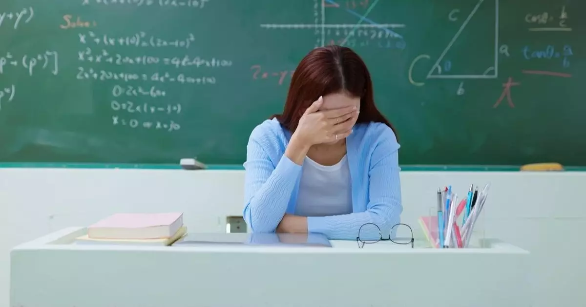  `Әбден шаршатты`: Мұғалім оқушылар мен ата-аналардың қысымынан кейін мектептегі жұмысын тастады 