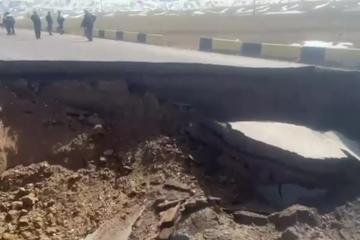 На трассе Кеген – Нарынкол размыло дорогу из-за талых вод