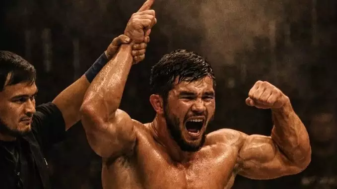 Исторический момент: боец из Казахстана попал в UFC
