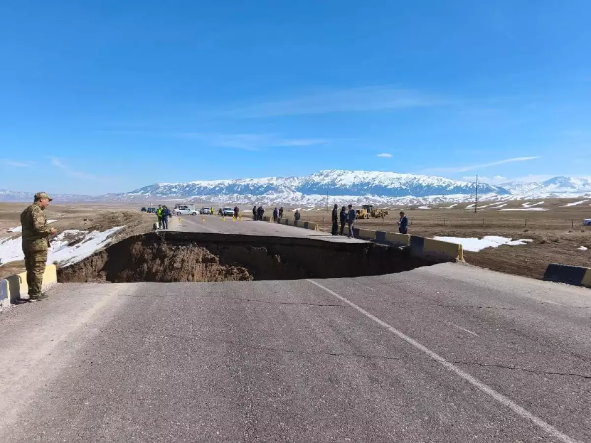 «Кеген – Нарынқол» автожолында су құбыры жарылды: Әкімдік мәлімдеме жасады