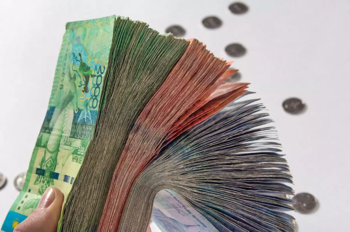 Свыше 473 тысяч тенге: названа средняя зарплата в Казахстане