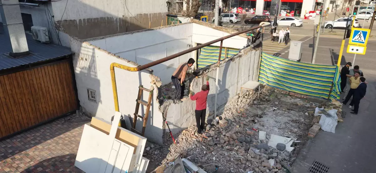 Алматыда заңсыз сауда нысандары сүрілді