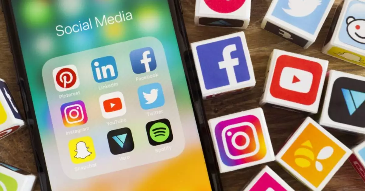  Сауалнама: Қазақстандықтар әлеуметтік желіні және қазақ тілін таңдайды 