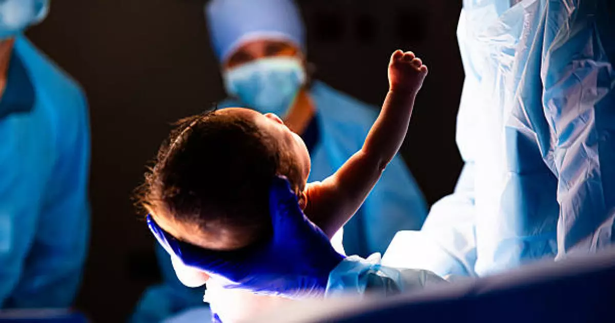   Түркістанда 23 жастағы әйел сәбиін сатқысы келгені үшін ұсталды   