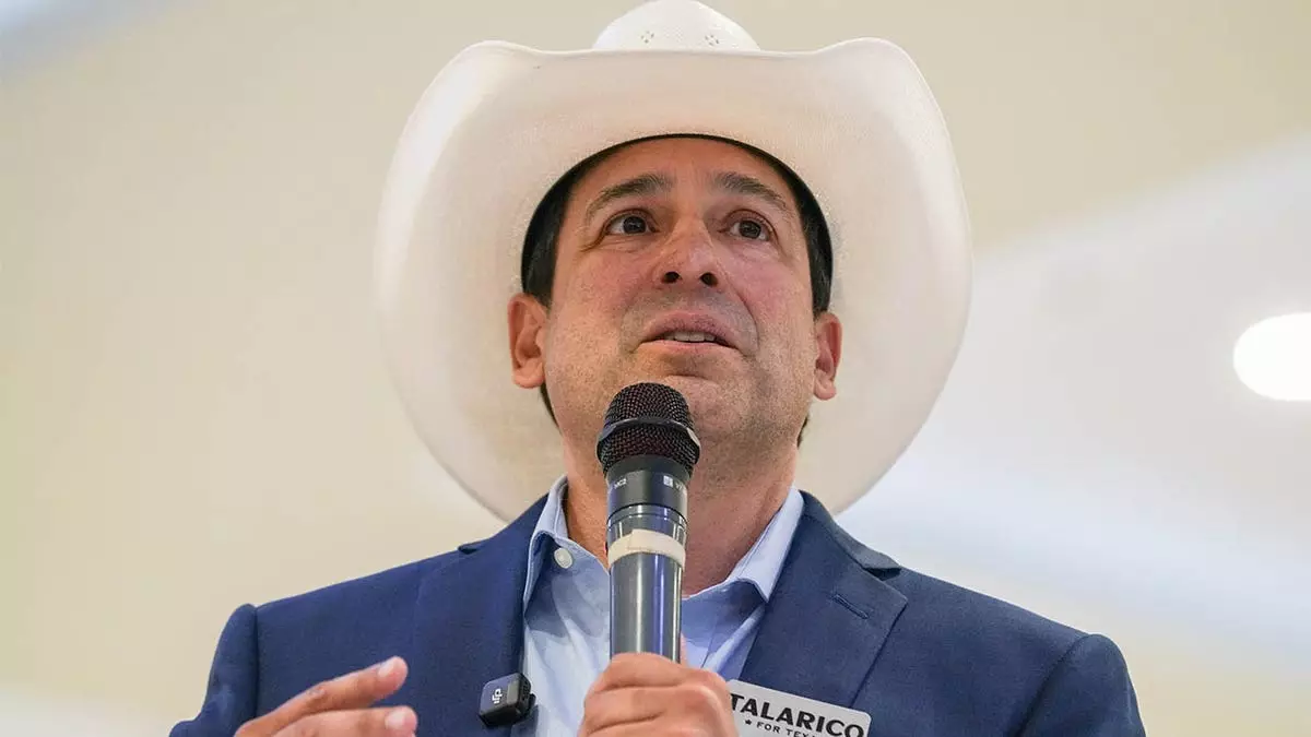 Кандидат в конгресс от демократов Бобби Пульидо сталкивается с проверкой из-за многолетних выступлений с осуждённым педофилом.