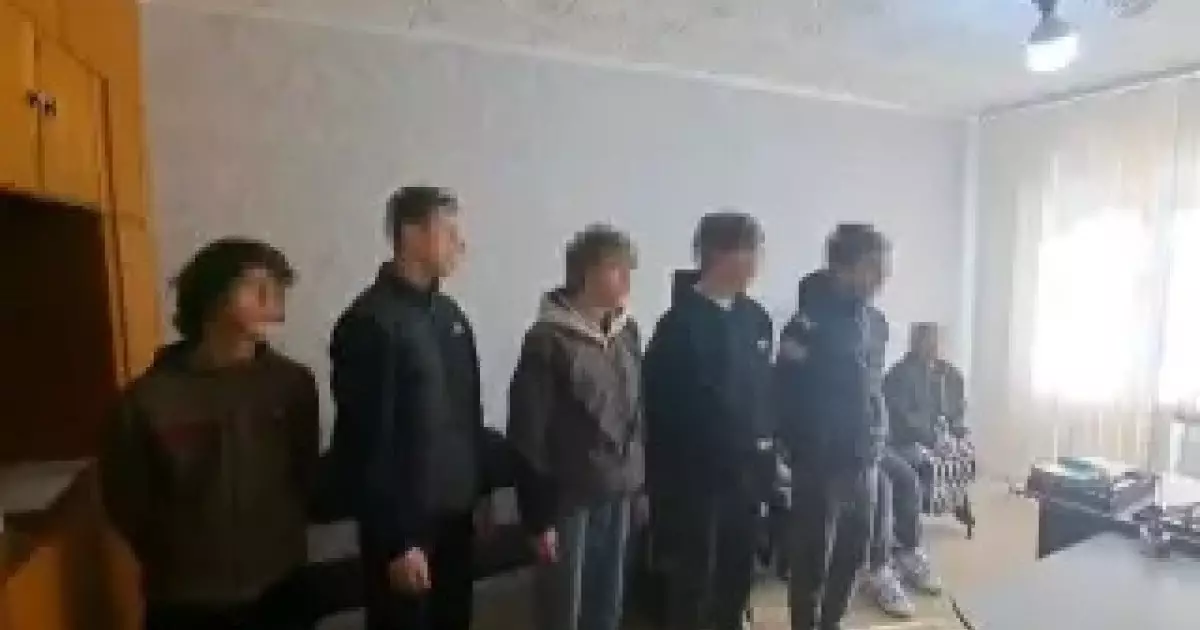  Зейнеткерді соққыға жығып, оны видеоға түсірген жасөспірімдерге үкім шықты 