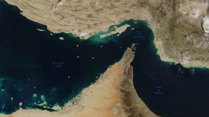 «Можем забрать нефть» и устроить «фонтан для мира»: Трамп высказался об Ормузском проливе