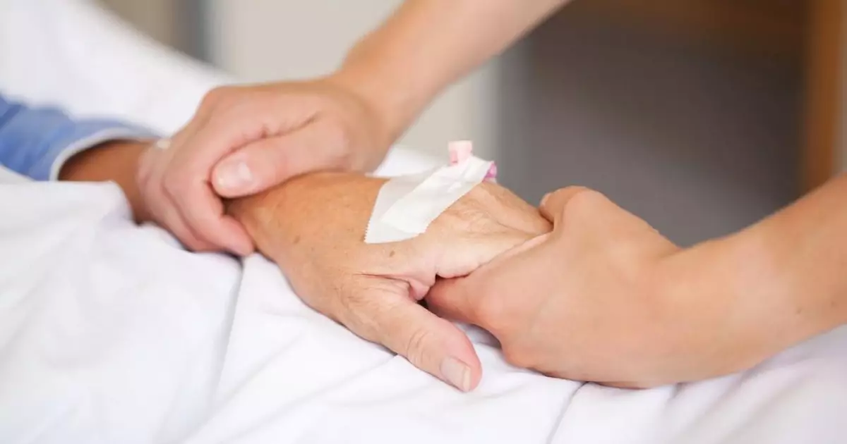  82 жастағы қария күйеу баласына бүйрегін беріп, ажалдан арашалап қалды 